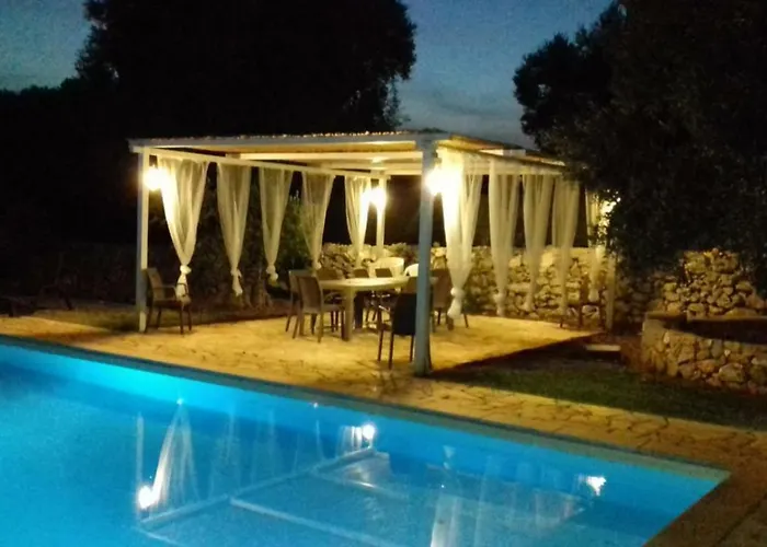 Trullo Grazioso Luxury בית נופש צ'לייה מספיקה