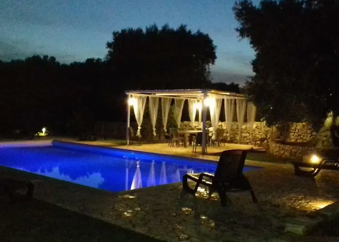 בית נופש Trullo Grazioso Luxury צ'לייה מספיקה